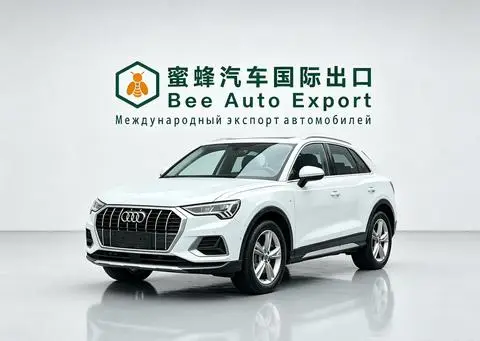 Audi Q3 2022 — фото 1
