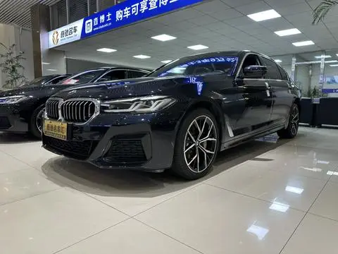 BMW 5 Series 2022 — фото 1
