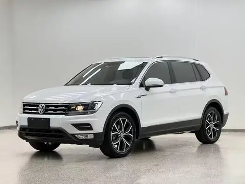 Volkswagen Tiguan L 2019 — фото 1