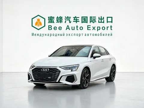 Audi A3 2023 — фото 1