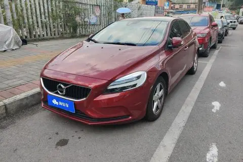 Volvo V40 2018