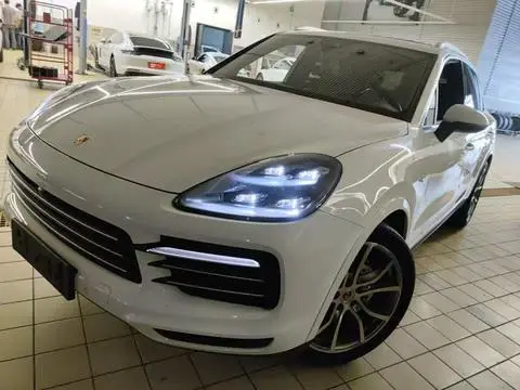 Porsche Cayenne 2021