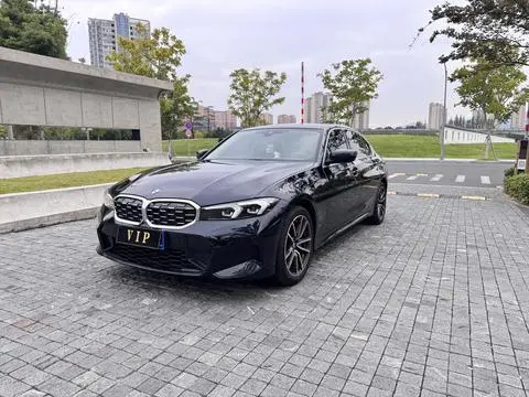 BMW 3 Series 2025 — фото 1