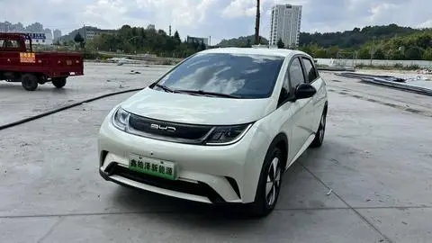 BYD Dolphin 2023