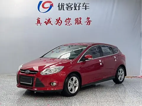 Ford Focus 2012 — фото 1