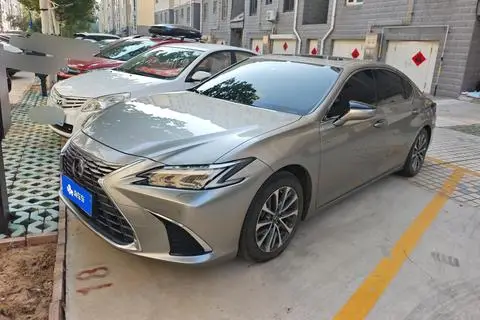 Lexus ES 2025 — фото 1