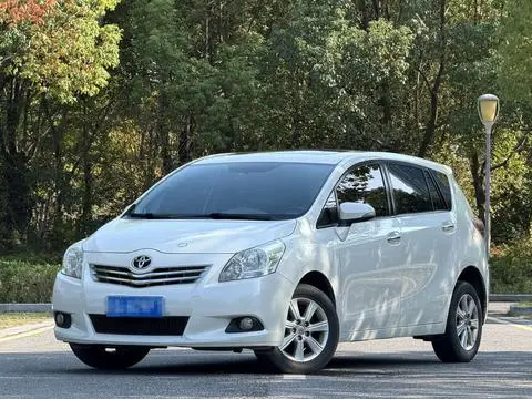 Toyota 逸致 2014