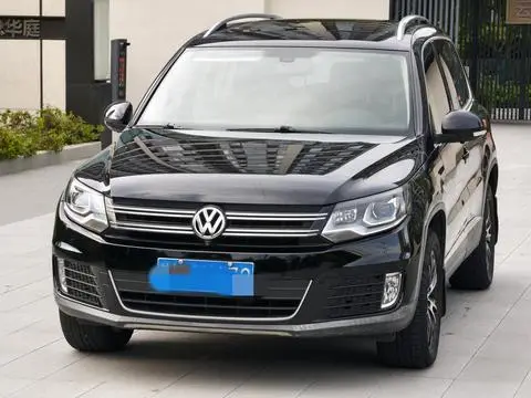 Volkswagen Tiguan 2015 — фото 1