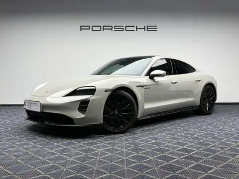 Porsche Taycan 2022