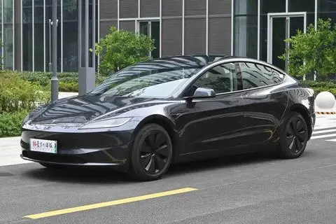 Tesla Model 3 2023 — фото 1