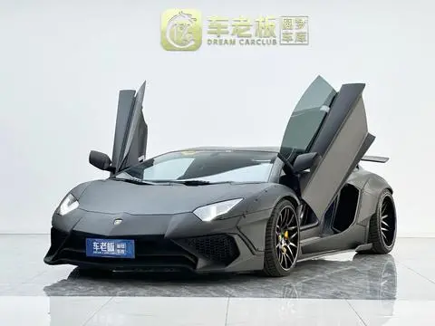 Lamborghini Aventador 2013