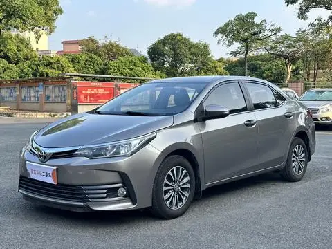 Toyota Corolla 2018 — фото 1