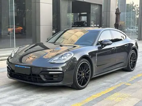 Porsche Panamera 2023