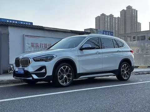 BMW X1 2021 — фото 1