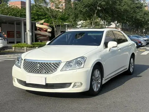Toyota Crown 2010