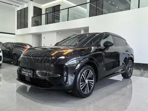 Lynk & Co 08 EM-P 2023