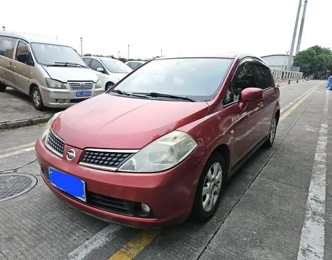 Nissan 骐达TIIDA 2006 — фото 1