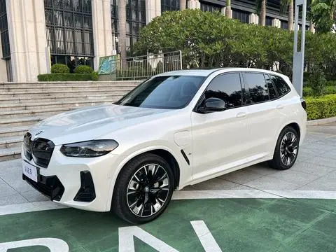 BMW iX3 2024