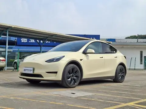 Tesla Model Y 2023 — фото 1