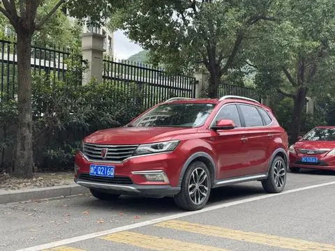 Roewe RX5 2016 — фото 1