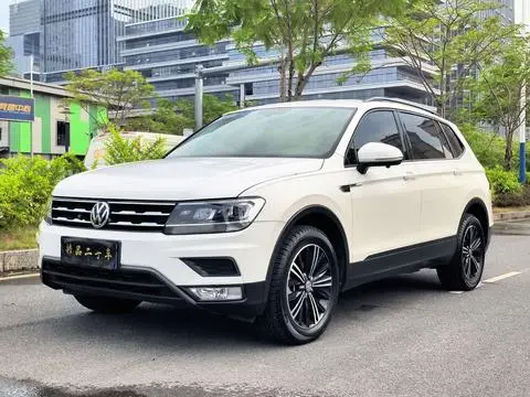 Volkswagen Tiguan L 2020 — фото 1