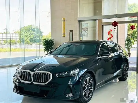 BMW 5 Series 2025