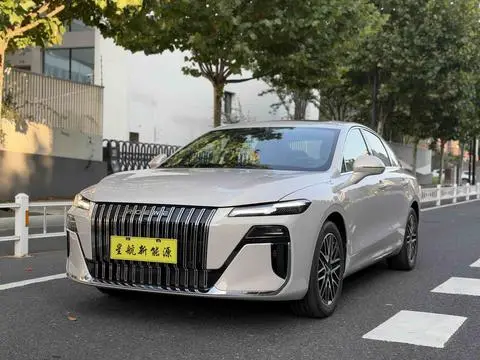Roewe M7 DMH 2025