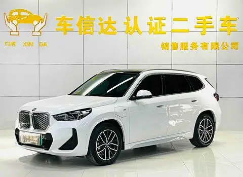 BMW iX1 2024