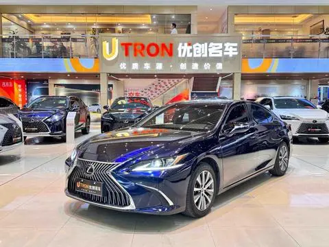 Lexus ES 2020
