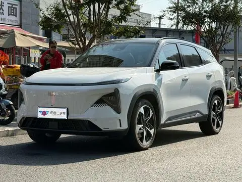 Geely L7 2023