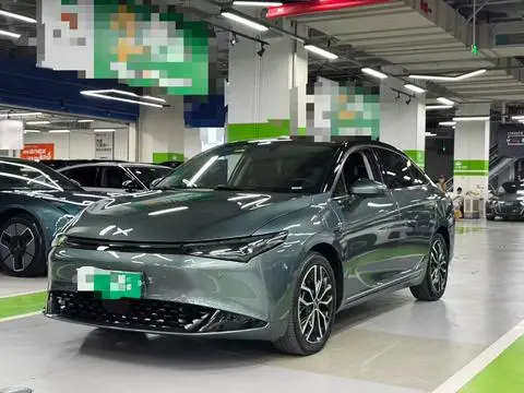 XPeng 小鹏P5 2024