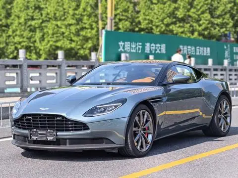 Aston Martin DB11 2019