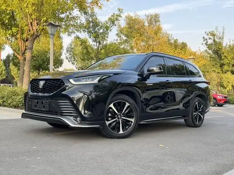 Toyota Crown Kluger 2023