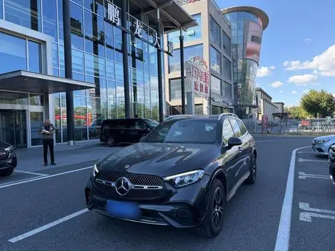 Mercedes-Benz GLC 2025