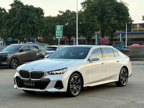 BMW 5 Series 2025