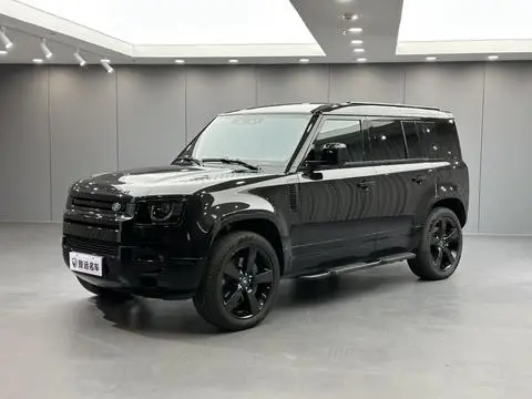 Land Rover Defender 2024