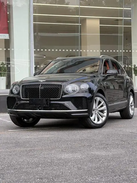 Bentley 添越 2024