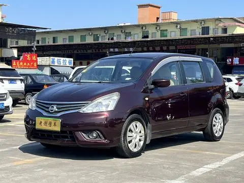 Nissan Livina 2013