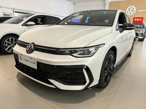 Volkswagen Golf 2025