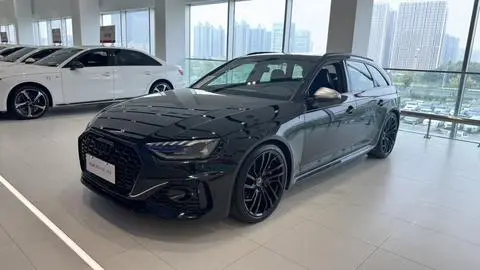 Audi RS 4 2023