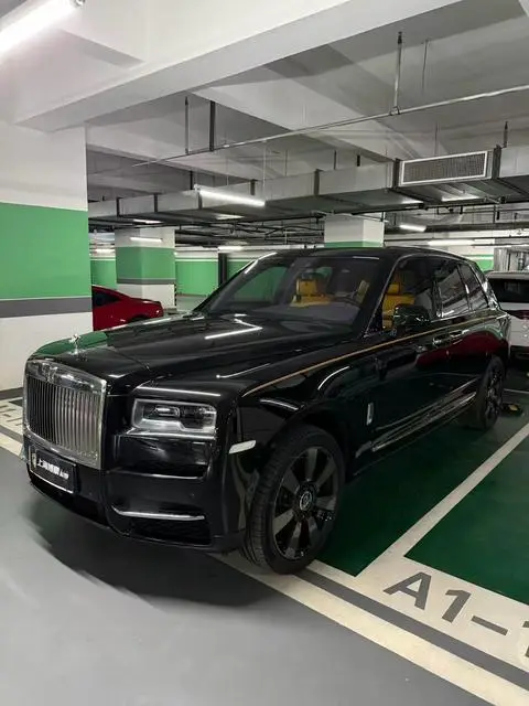 Rolls Royce Cullinan 2024