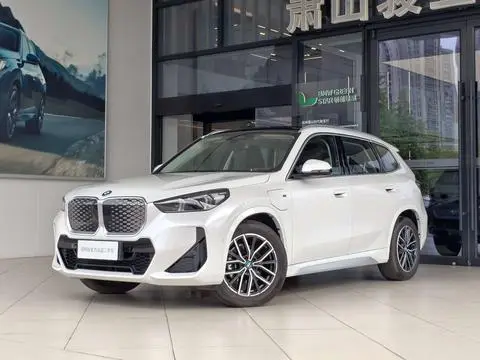 BMW iX1 2025