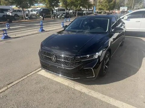 Volkswagen Passat 2024