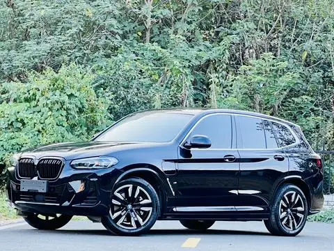 BMW iX3 2024