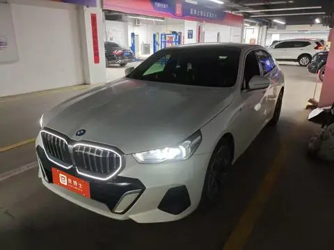 BMW 5 Series 2025