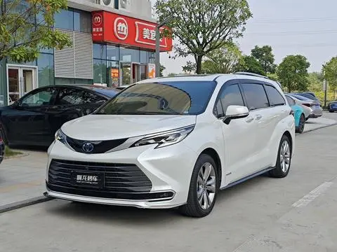 Toyota SIENNA 2023