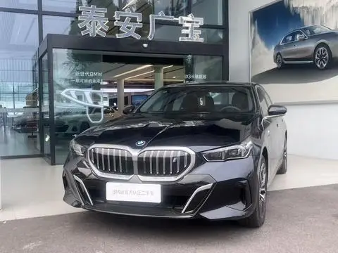 BMW i5 2025