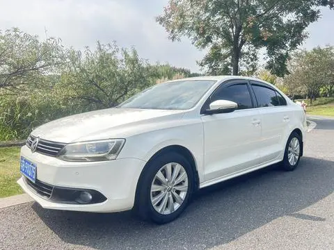 Volkswagen Sagitar 2014
