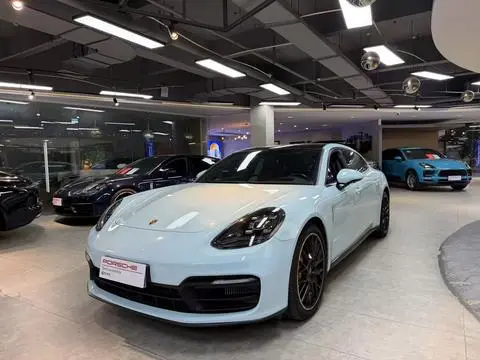 Porsche Panamera 2021