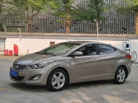 Hyundai Elantra Langdong 2012